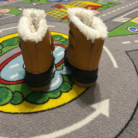 NWOT Cat & Jack Tan and Black Kids' Boots - Picture 3 of 7